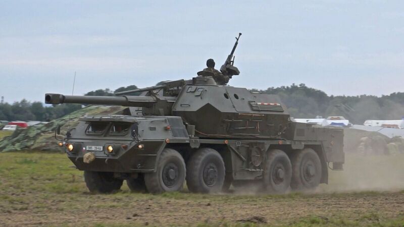 File:1200px-CZECHGUNTRUCK.jpg