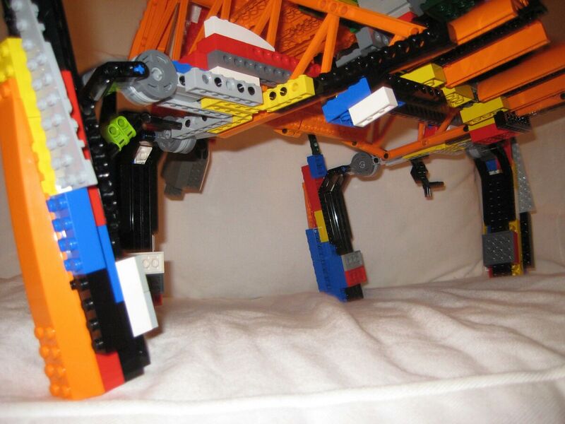 File:1200px-Lego titan.JPG