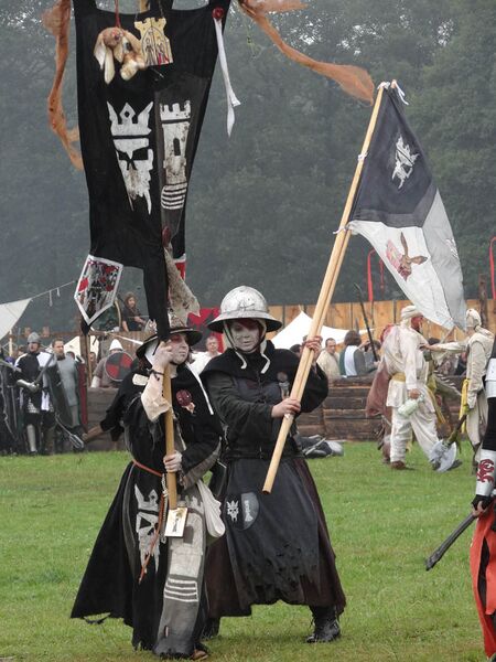 File:Larpers3.jpg