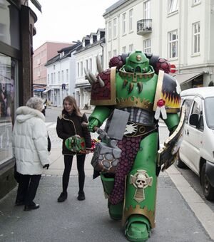 Strolling salamander space marine by dlshadowwolf.jpg