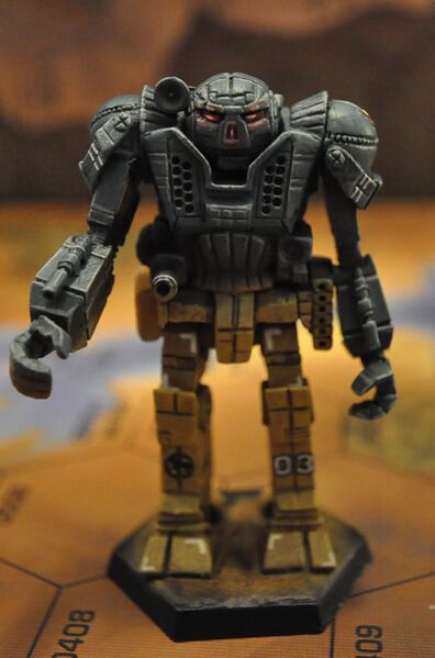 File:Table top atlas mech battletech by smtkelly.jpg